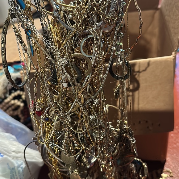 5 LEFT!!! 190 SOLD!
5 POUNDS CRAFT REPURPOSE JEWELRY LOT - Picture 3 of 11